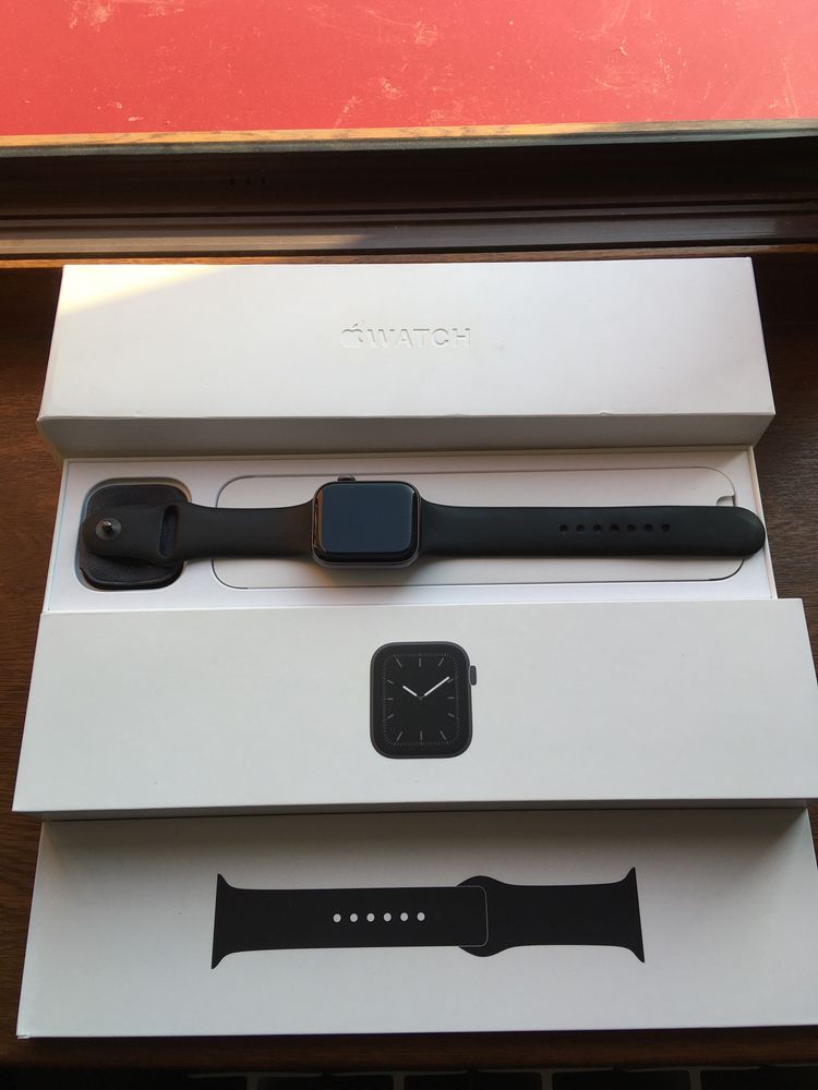 Apple iwatch 5 44mm ideal sotladi