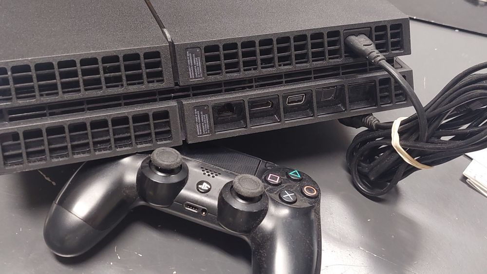 Игра PS 4 500GB + Джойстик