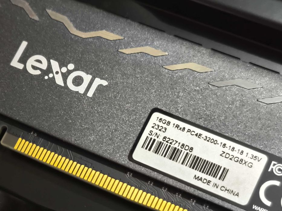 оперативная память Lexar DDR4 LD4BU016G-R3200GDXG 16 Гб