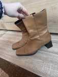 Botine mărimea 39