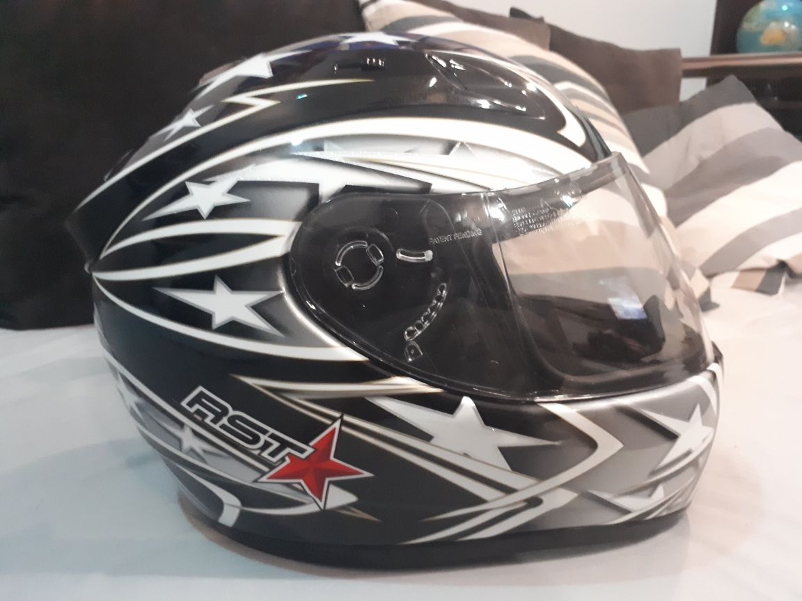 Продавам шлем RST