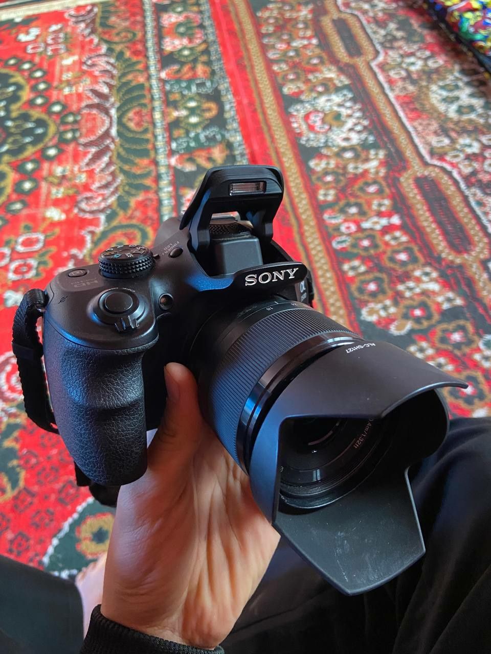 Sony Aplha 3500 (ILCE-3500)+ 18-55mm linza ideal holatda