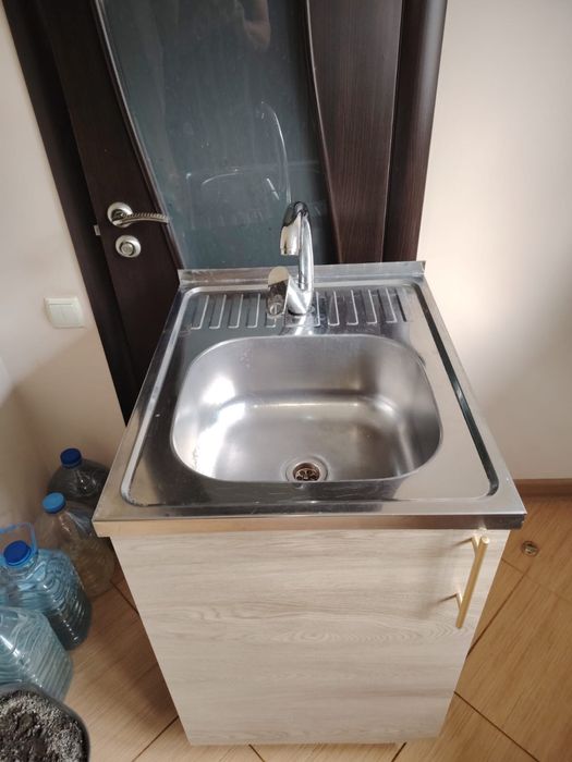 Продам кухонную тумбу мойку