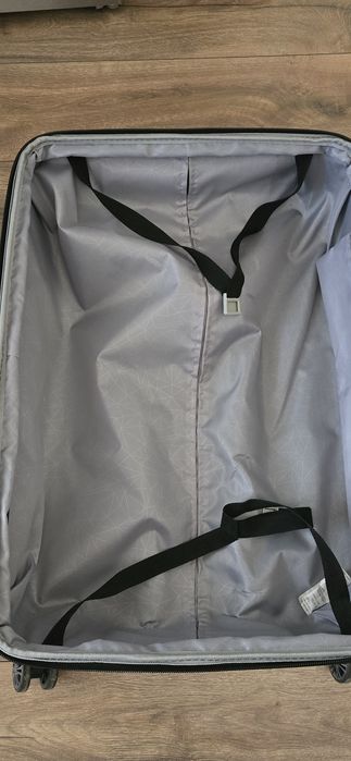 Голям пластмасов куфар