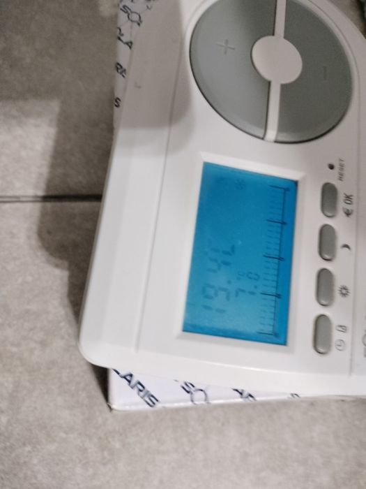 Termostat programabil cu fir