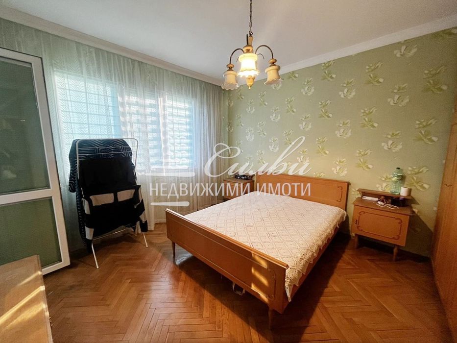 Четиристаен апартамент - кв. Пети полк!