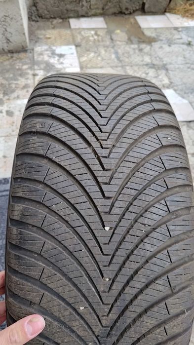Гуми 245/40r18 KUMHO всесезонни 4924дот