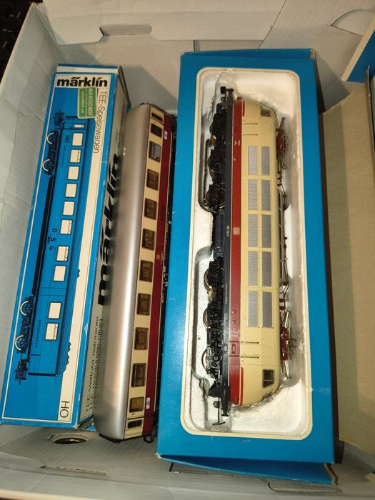Set marklin tee ac rulează f bine + vagoane