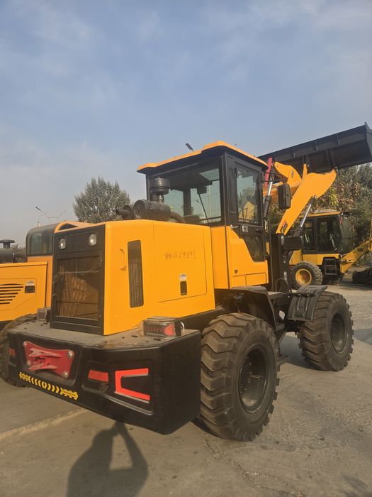 Фронтальный погрузчик