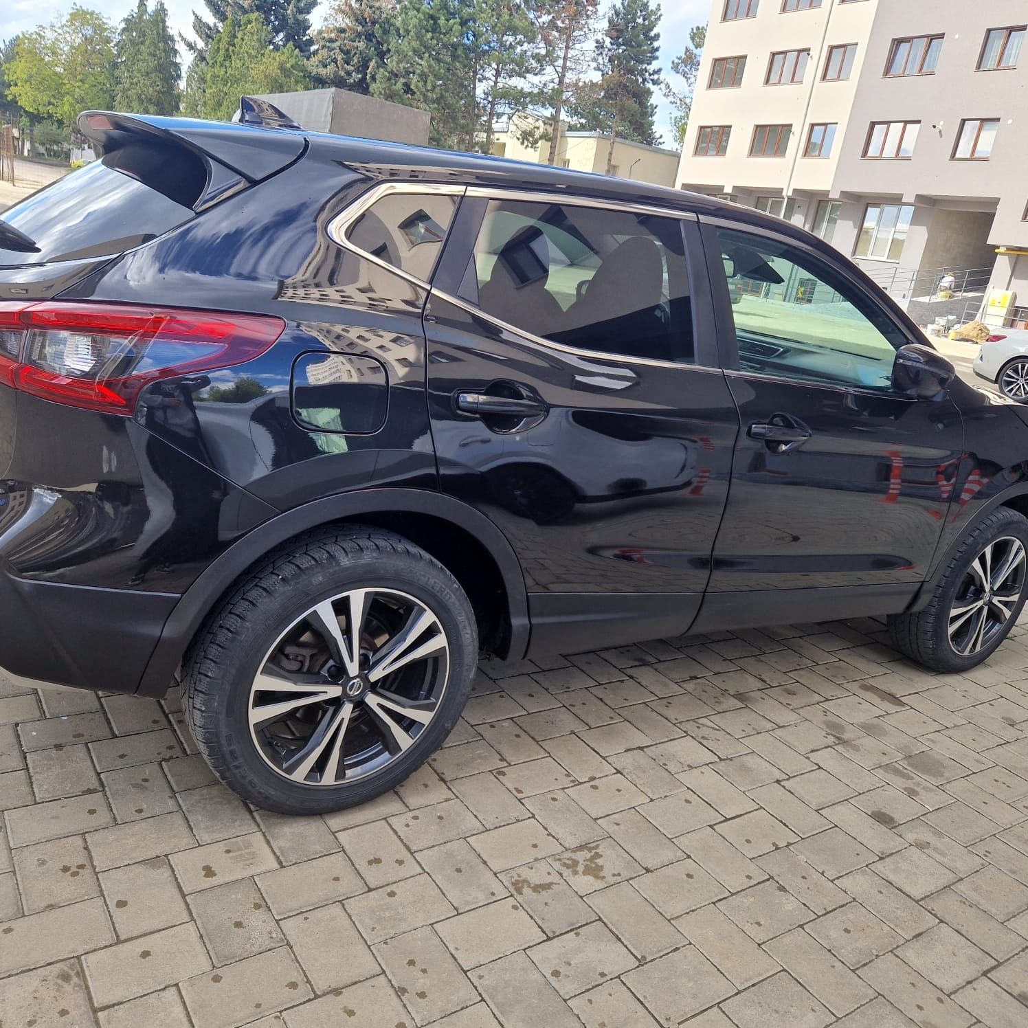 MĂ VINDE Nissan Qashqai