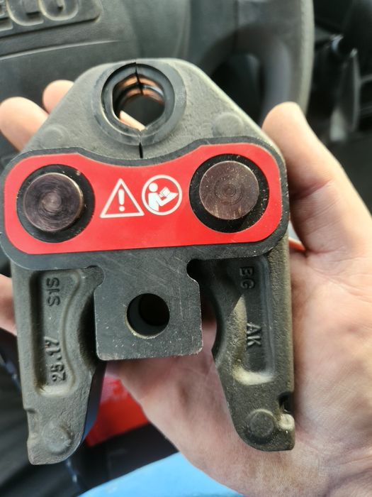 Прес челюсти Rothenberger м18