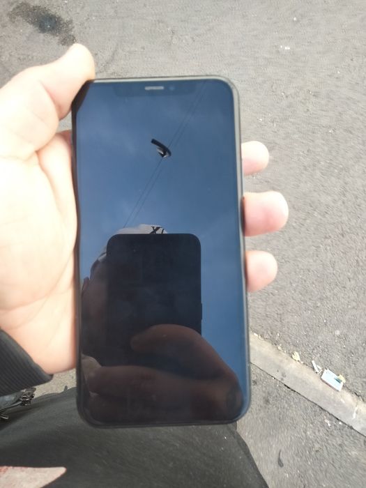 Vând iPhone 11 pro impecabil de 64 gb