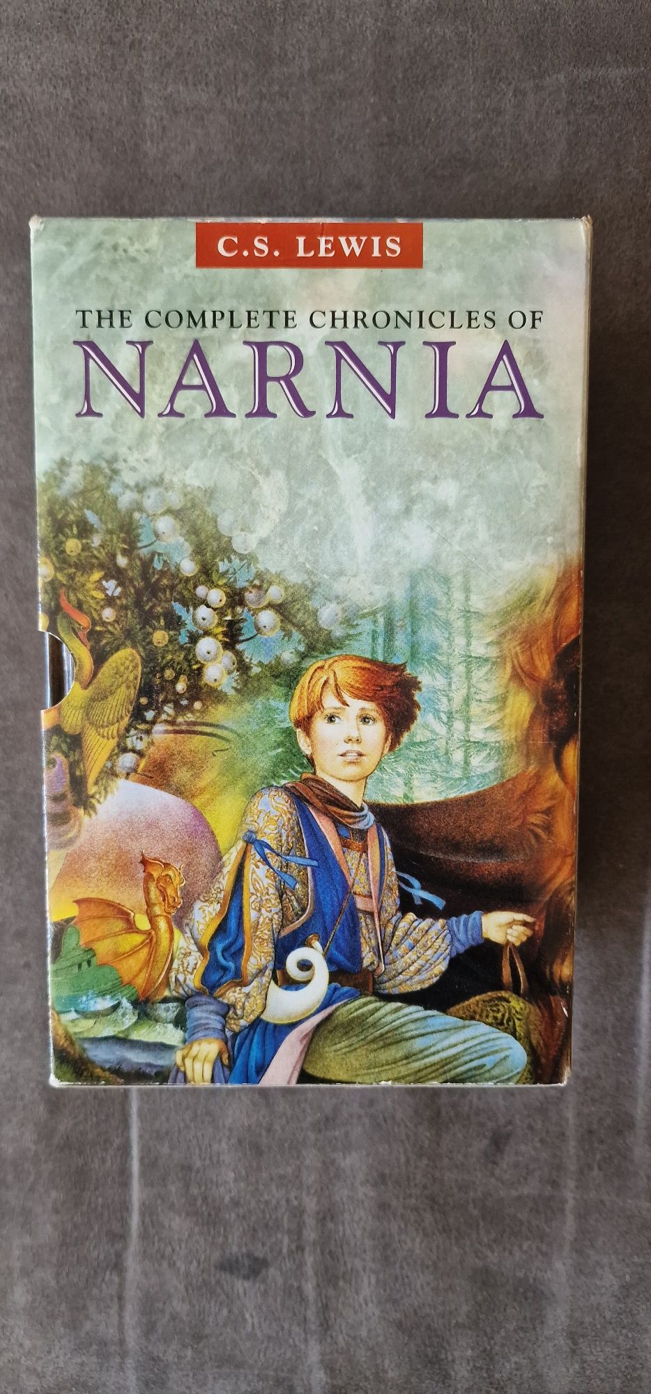 Книги на Английски език Narnia , The Nevernight , Harry Potter