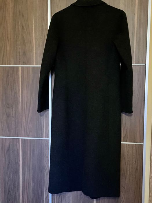 Вълнено палто на бранд Massimo Dutti