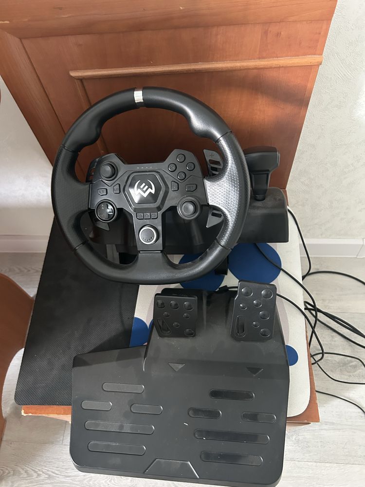 Продается игровой руль