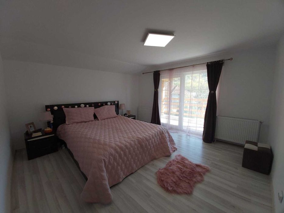 Casa 168 mp 5 Camere Teren 1077mp Soimus  la 8km de Deva