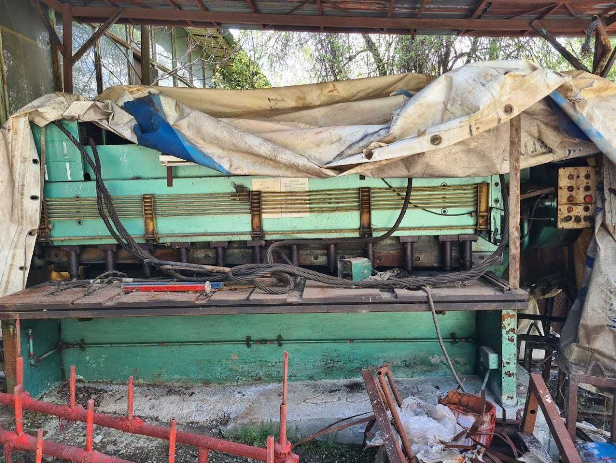 Продава се Промишлена сграда в с. Брезе, Област София-област - 12000 кв.м за 49 €/кв.м - Снимка #6