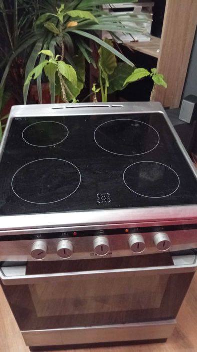 Vând cuptor și plita electrica