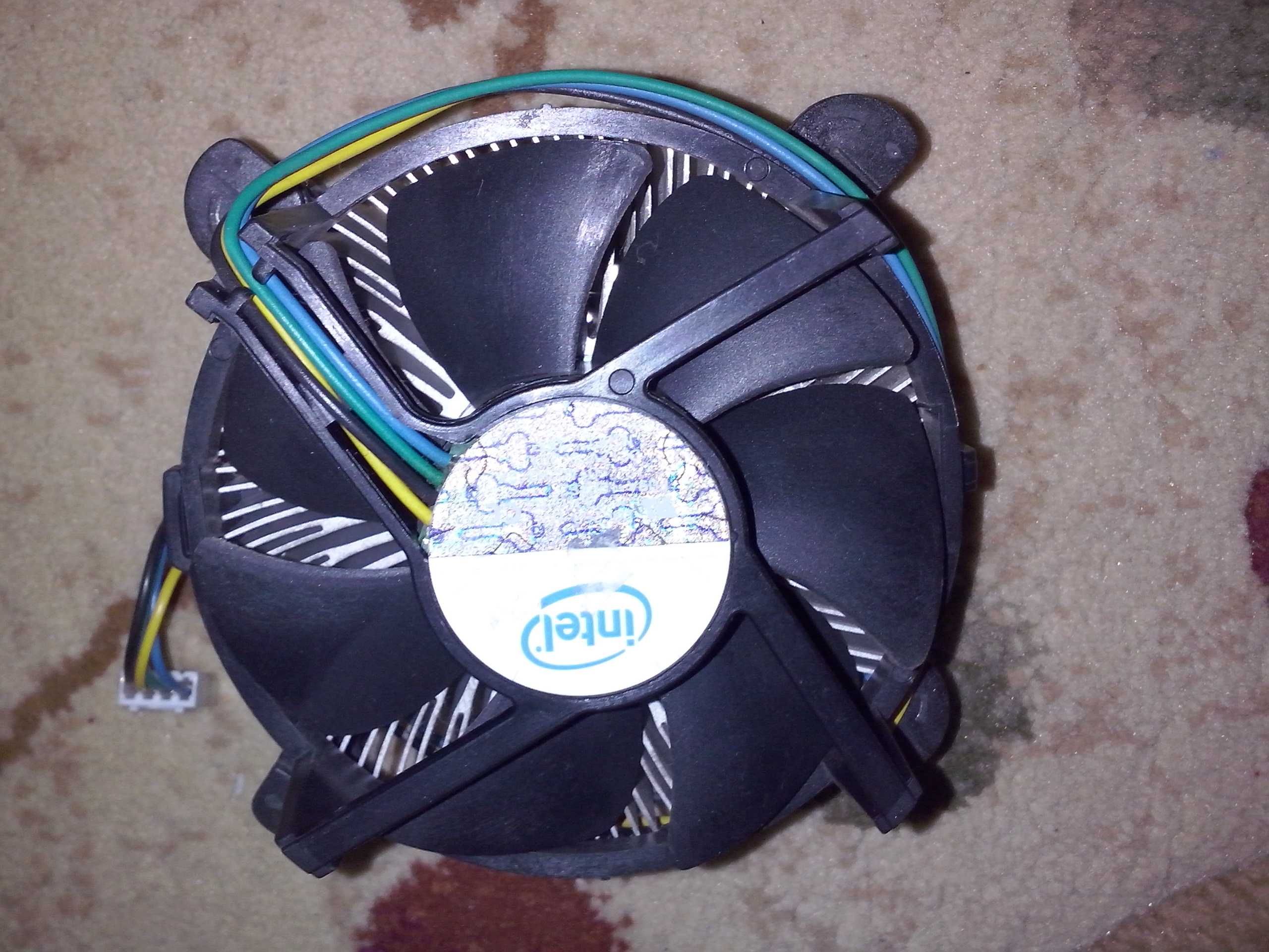 Ventilator cu cooler pentru procesor calculator - Brasov