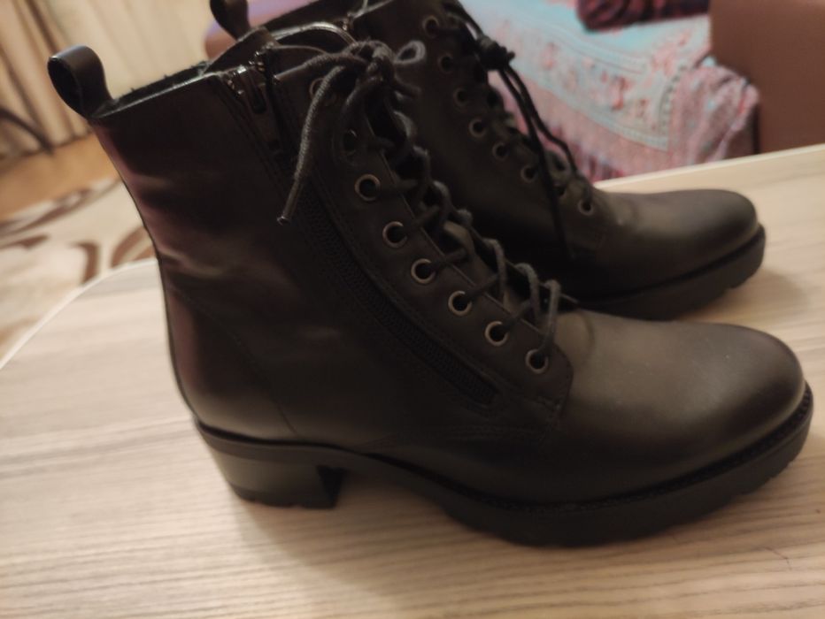 Ghete dama piele naturala măsura 39- noi