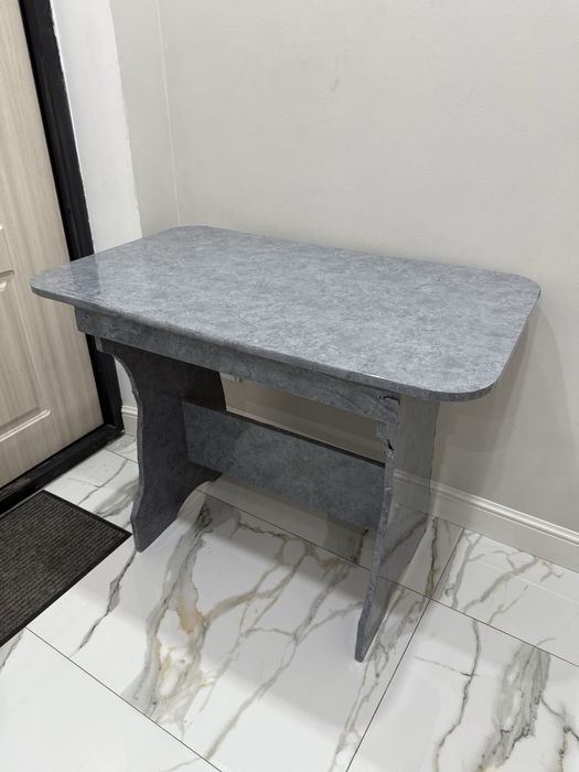 Стол деревянный