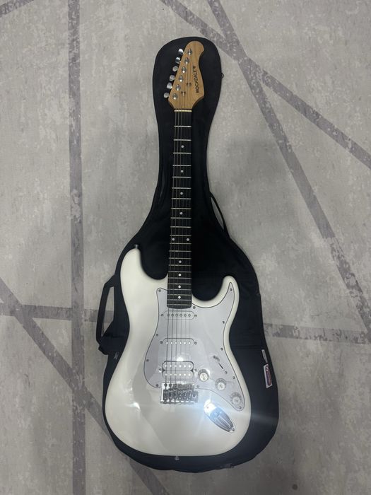 продается:ROCKDALE Stars HSS White