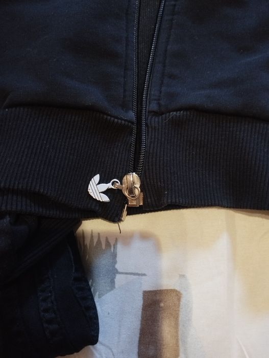 Екип на Адидас М