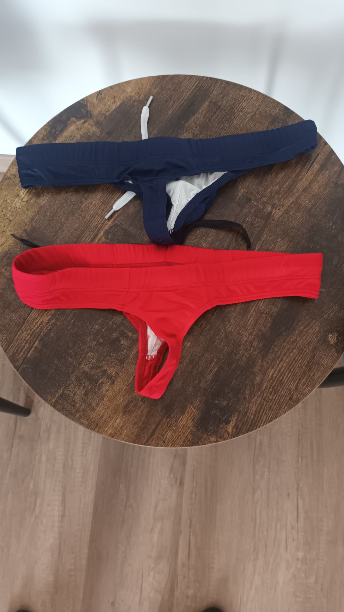 Vând slip de plaja tanga pt barbati