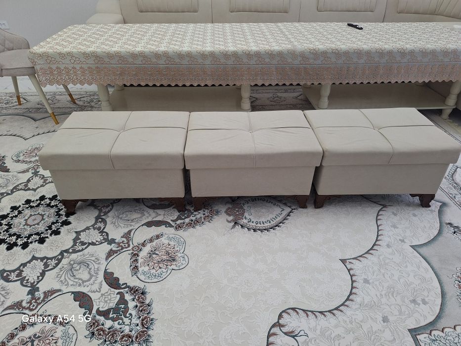 Myagkiy mebel sotiladi