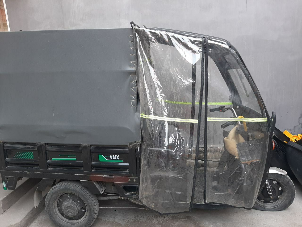 Skuter sotiladi xolati yaxshi bita akmaltur kuygan 4tasi yaxshi  600$$