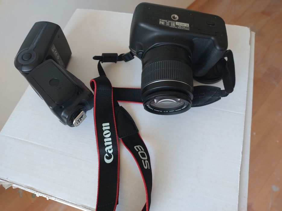 Фотоапарат canon 1200D