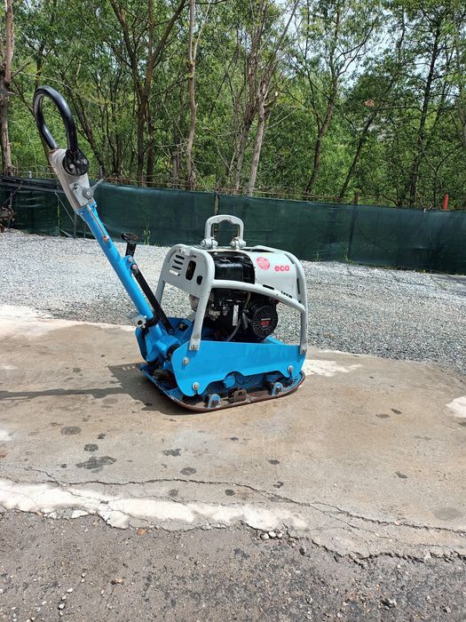 Inchiriez mai compactor berbec ghilotina placa compactoare picamer