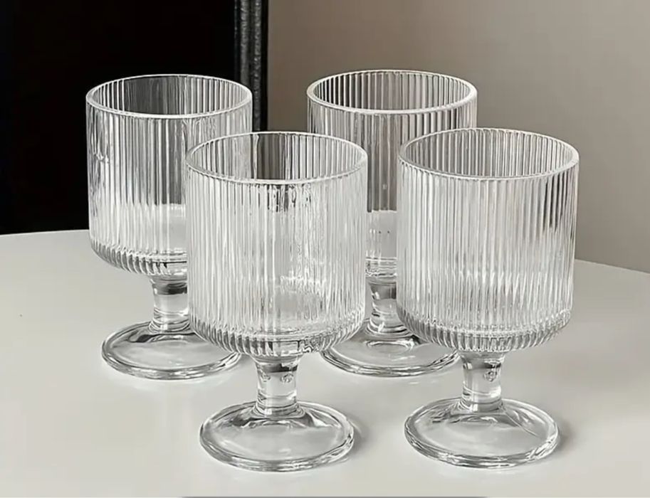 Продам бокалы для вина красные