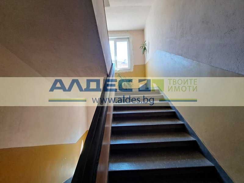 Дава се под наем Тристаен апартамент в София, Център - 100 кв.м за 867 € - Снимка #12