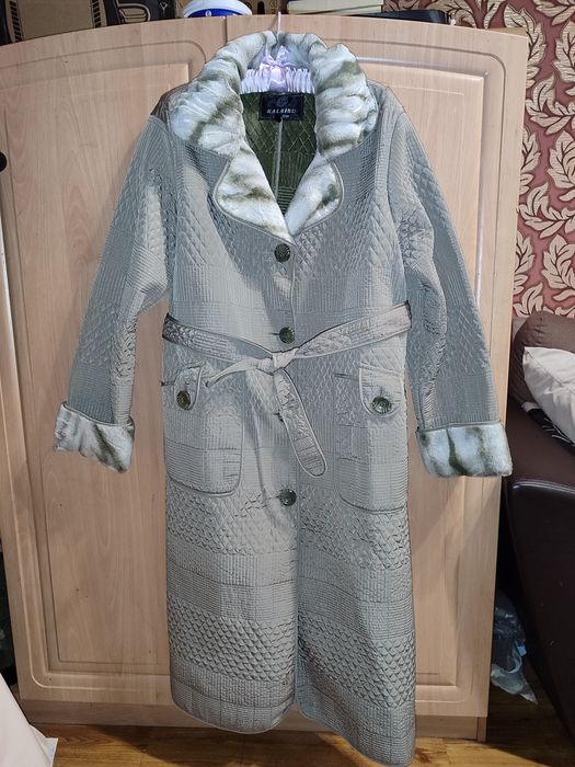 Пальто новое бежевое