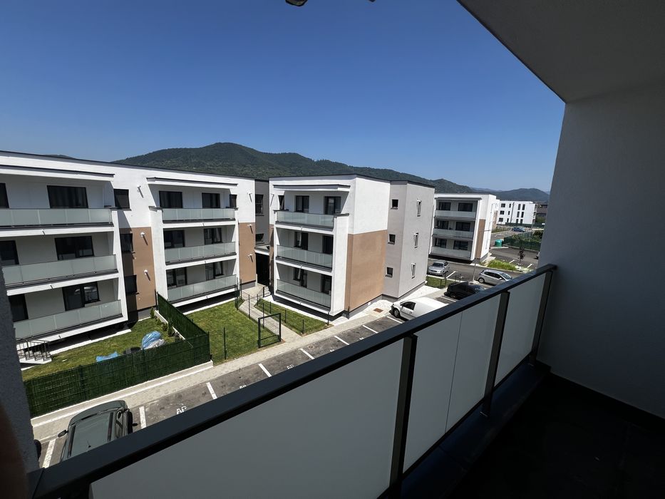 Ofer spre inchiriere apartament cu 2 camere  situat pe str Daliei