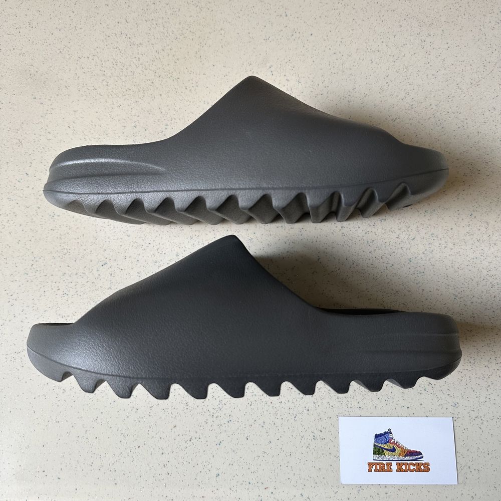 Yeezy Slide Granite 44.5 & 46