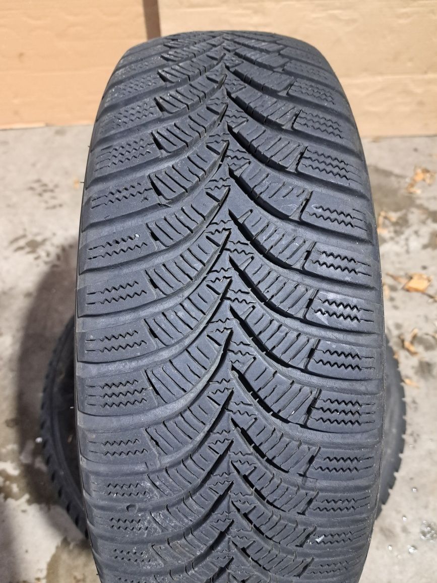 2бр. 175/60/15 зимни гуми Hankook Winter i*cept RS2