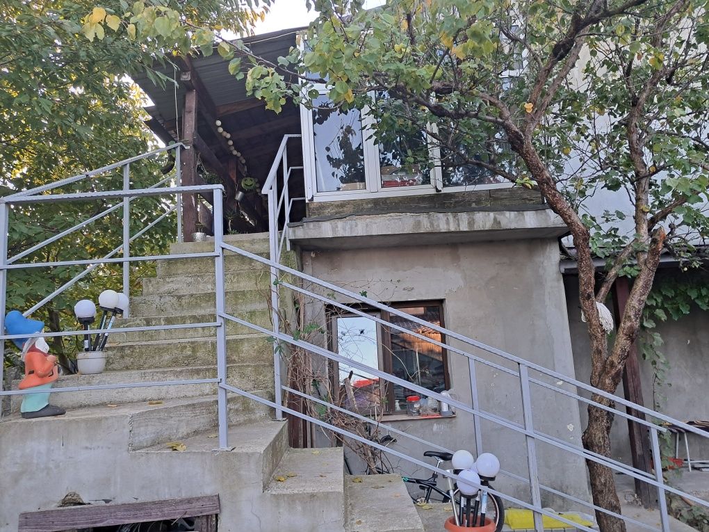 Casă Miroslava în spate la family market