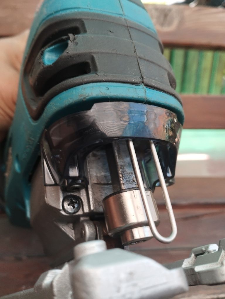 Акумулаторен прободен трион Makita DJV180