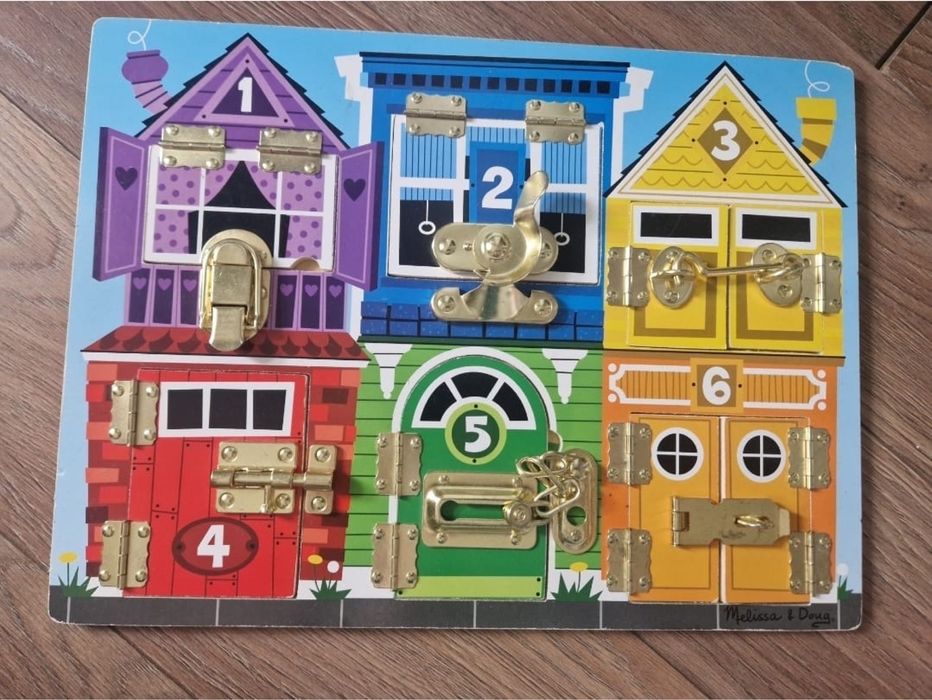 Joc din lemn Incuie/Descuie, Melissa&Doug