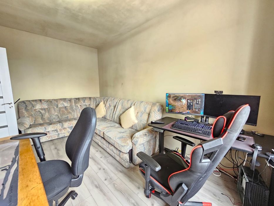 Casă de închiriat