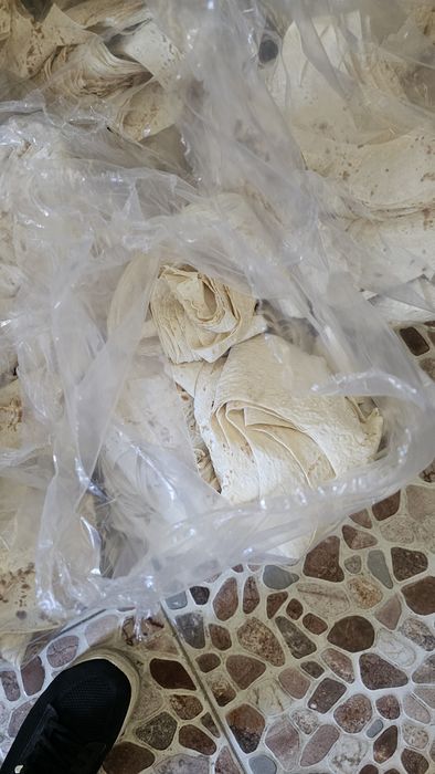 Куритилган нон товук ва мол учун ем