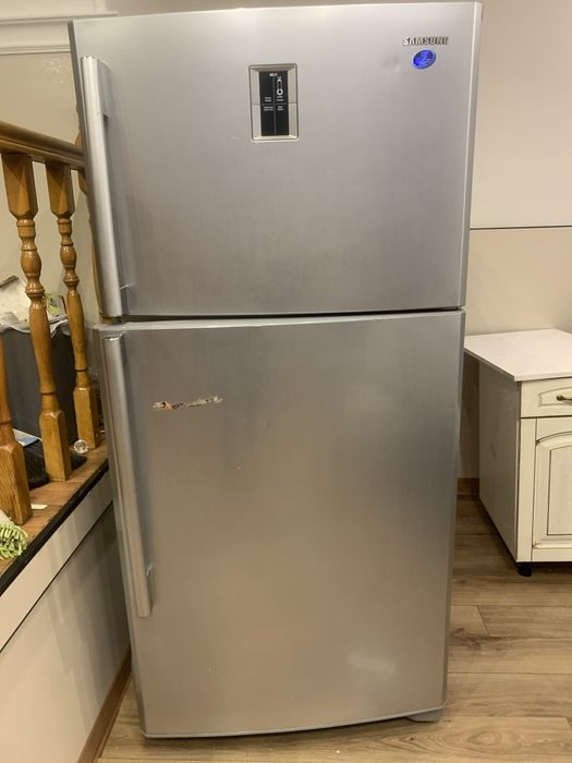 Продам срочно дешево холодильник большой