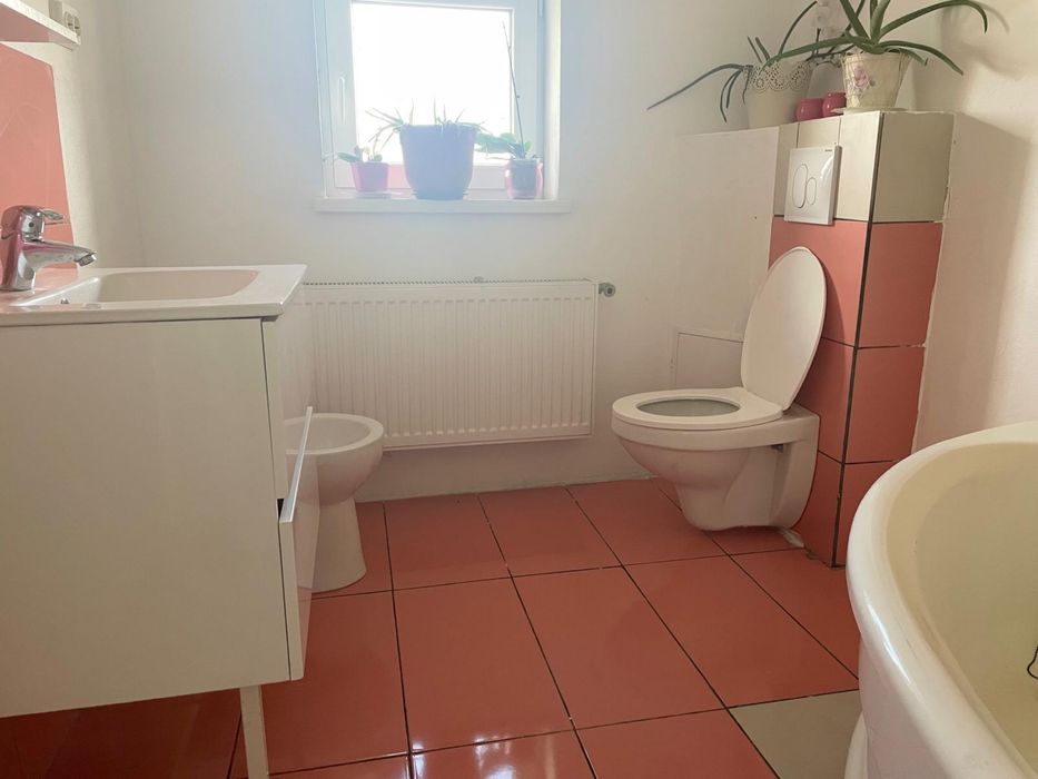Inchirieaz casa Proprietar 5 camere zona linistita super ocazie