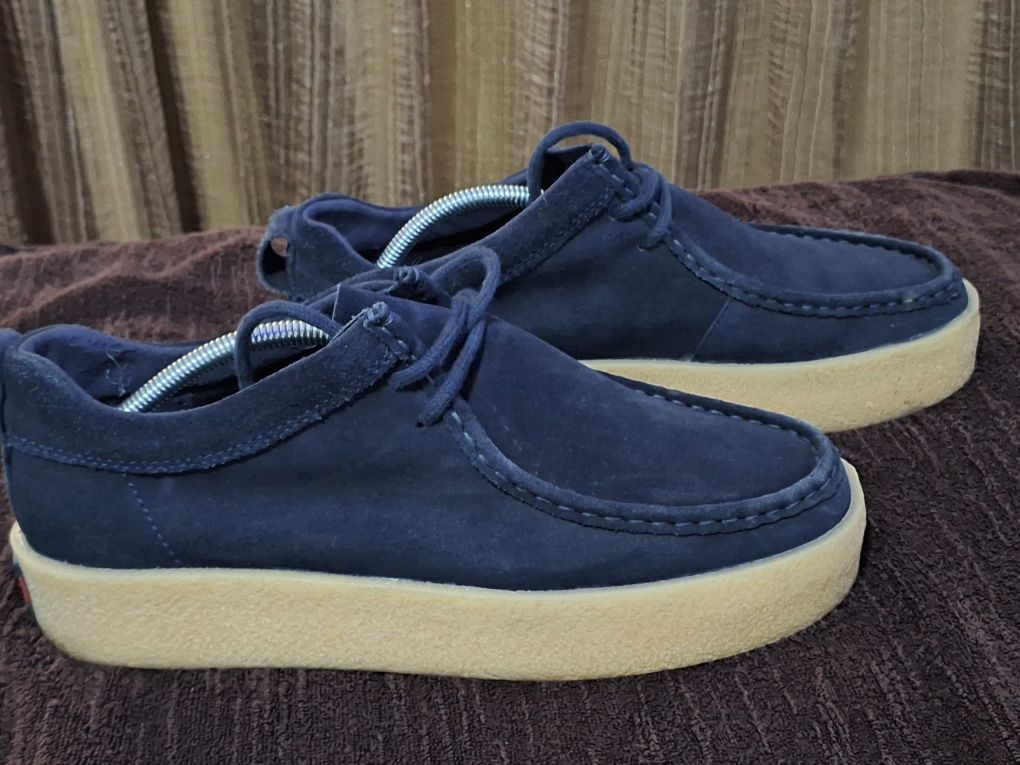 Vând pantofi Tommy Hilfiger Suede Shoe
