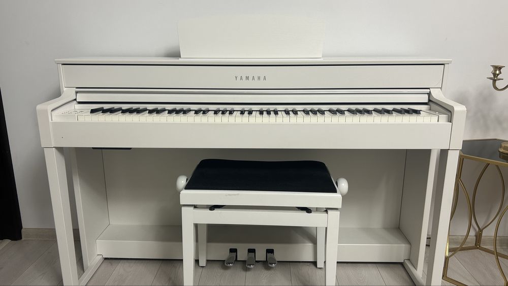 Pianina Yamaha CLP-535 + scaun