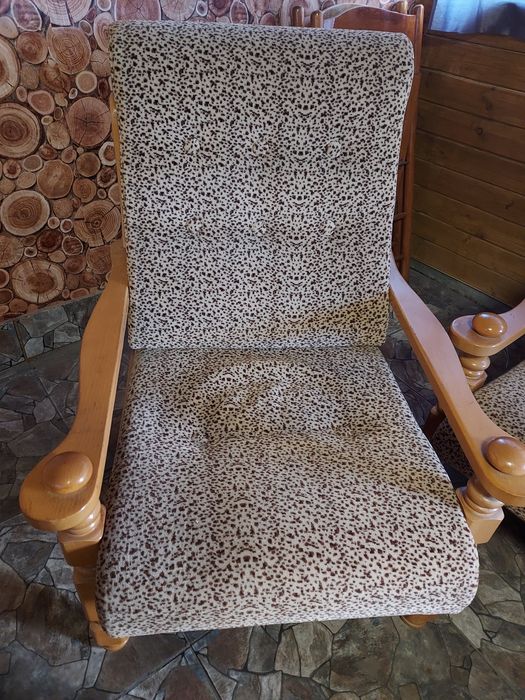 Мебели за всекидневна от масив