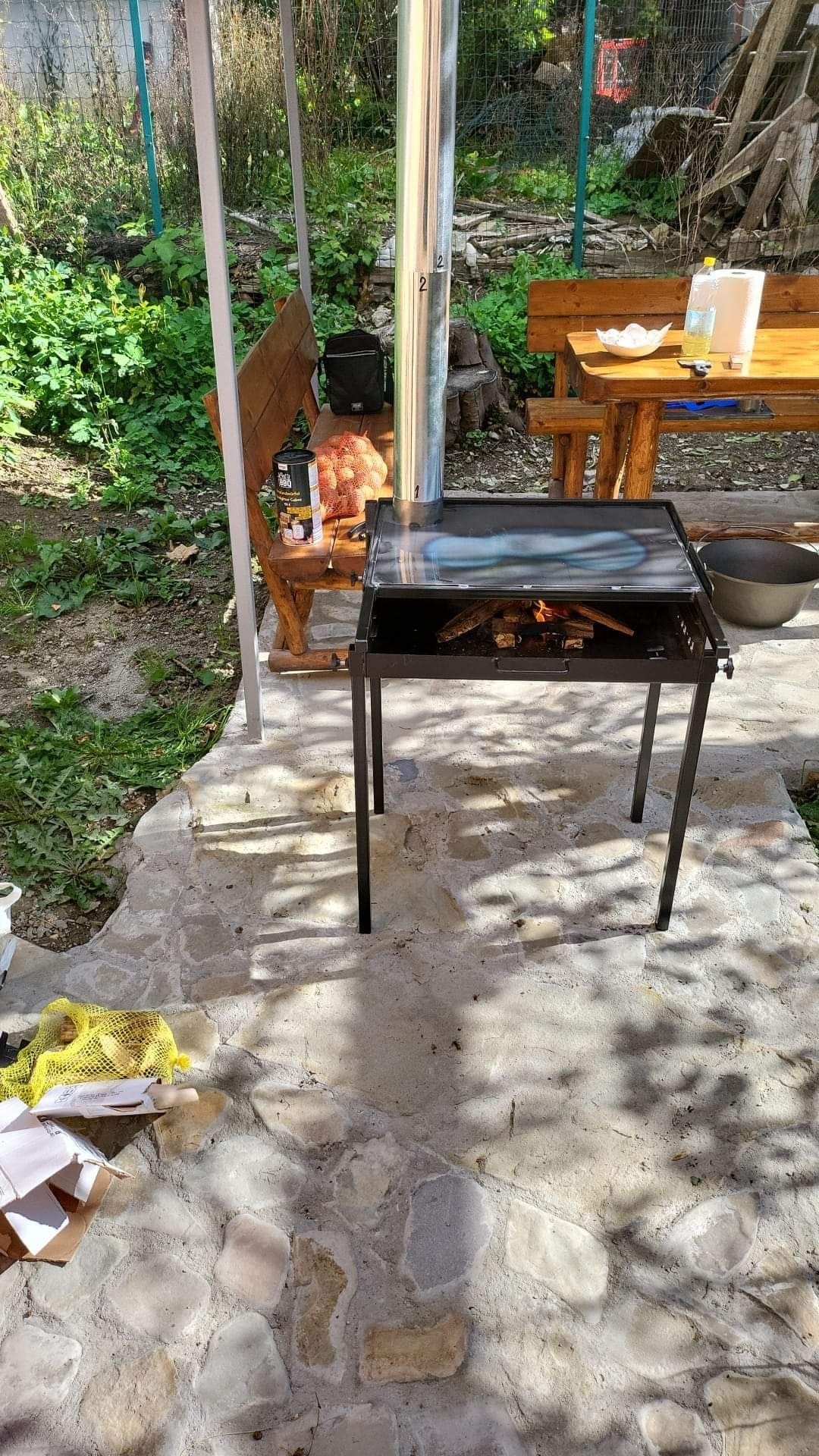 Fantasticul grătar cu plită și burlan! Grill/extensie ceaun opționale.