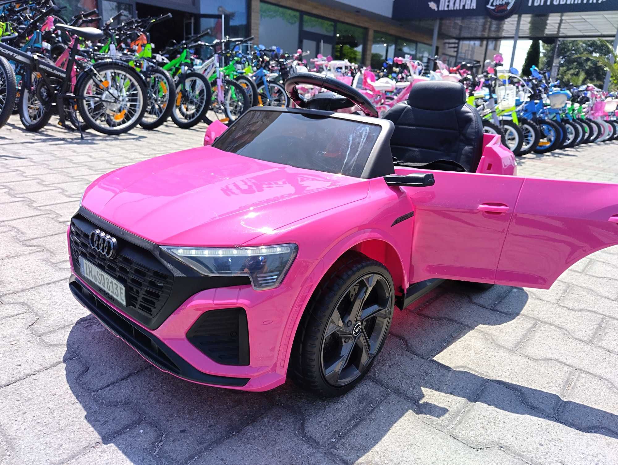AUDI Акумулаторен джип SQ8 e-tron мет. розов